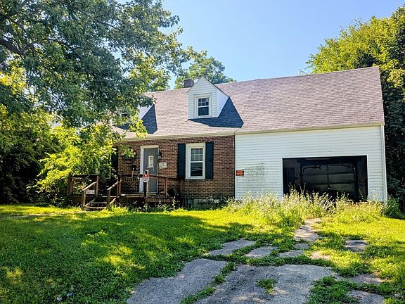 2nd image of 1917 Indiana Ave