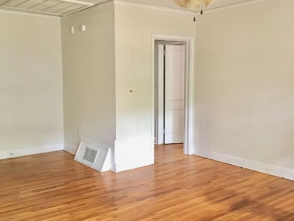 3rd image of 620-622 Deerwood St