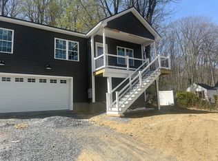 23 Chapel St, Ashburnham, MA 01430