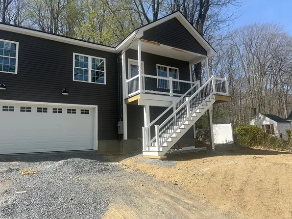 23 Chapel St, Ashburnham, MA 01430