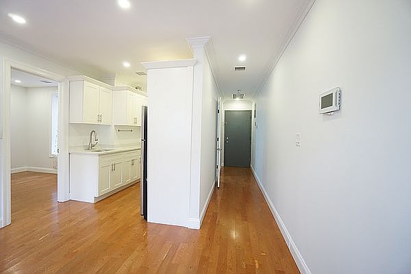 1st image of 286 Cooper St APT 1R