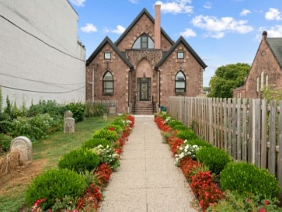 3rd image of 141 Krams Ave #12