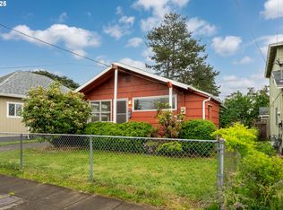 6918 SE Center St, Portland, OR 97206
