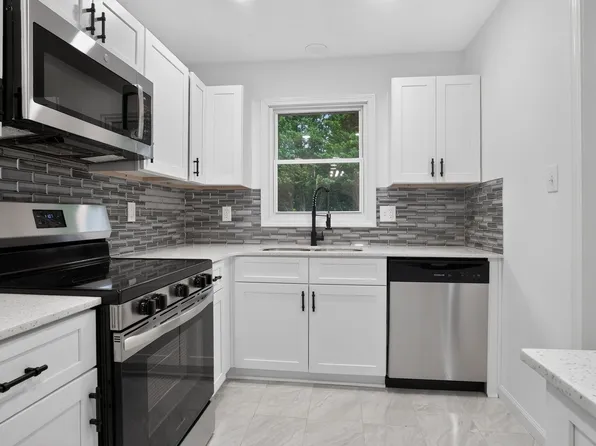 2250 Kings Gate Cir, Snellville, GA