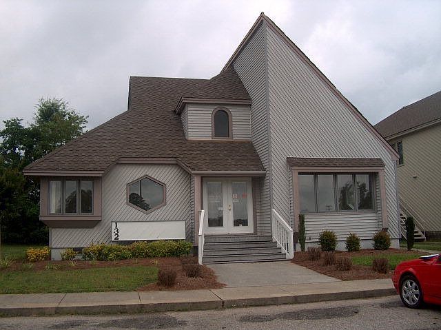 1st image of 132 N Englewood Dr