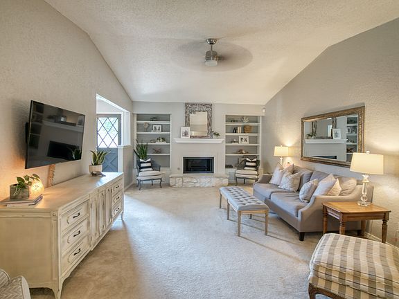 3rd image of 403 W Los Angeles Pl