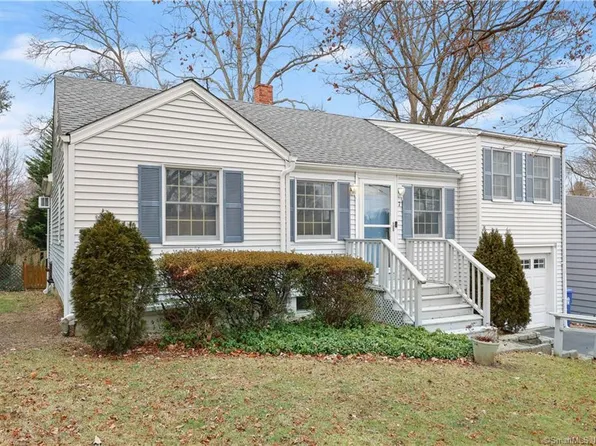 7 Hawthorne Drive, Norwalk, CT 06851