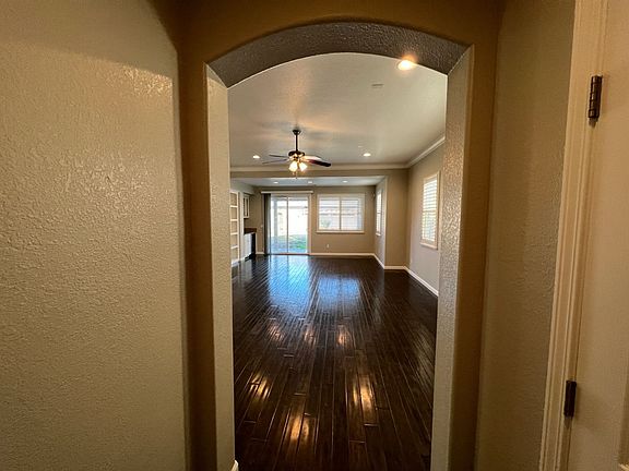 4th image of 937 Jasmine Hollow Dr