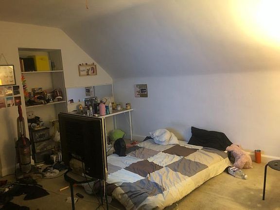 4th image of 2362 Stratford Ave APT 3