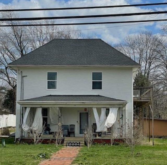 1st image of 602 N Race St Unit A-b