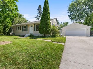 6133 Garbe Ave, Woodbury, MN 55125