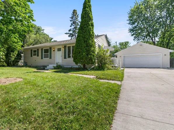 6133 Garbe Ave, Woodbury, MN 55125