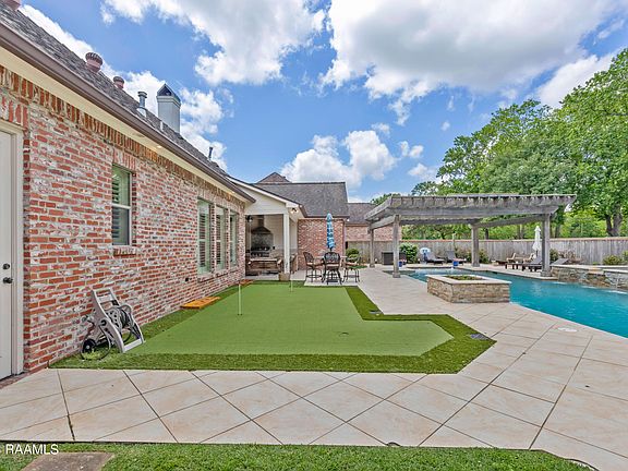 5th image of 109 Brookshire Gardens Dr