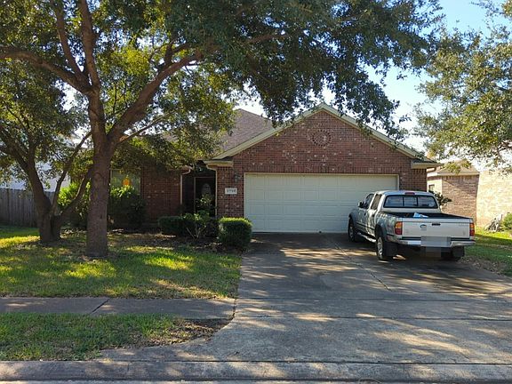 3rd image of 17719 Sunset River Ln