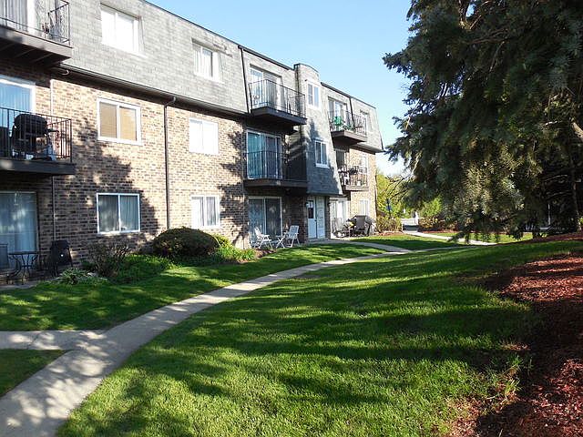 1st image of 9411 Bay Colony Dr APT 3N
