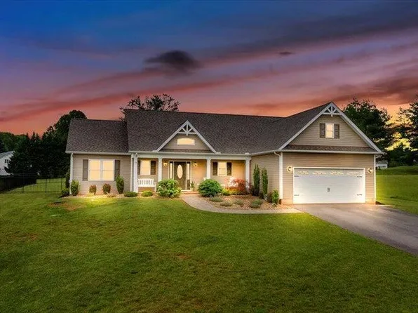 156 Bentgrass Dr, Hardy, VA 24101