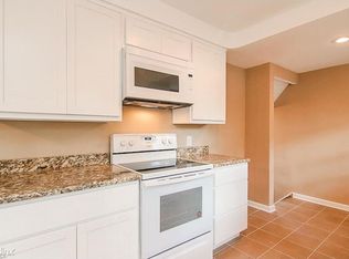 557 Columbia Rd, Bay Village, OH 44140