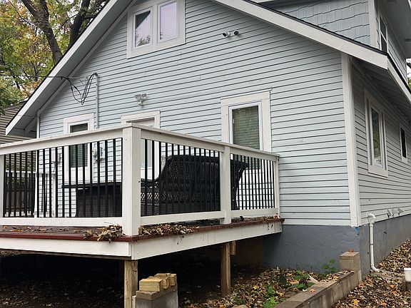 2nd image of 1010 Maine St