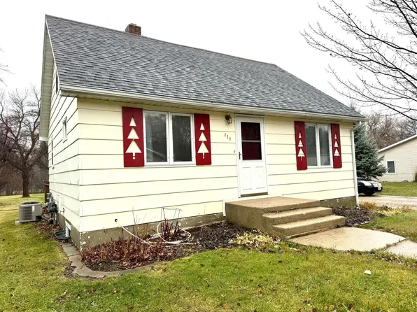 114 Parkview St E, Thief River Falls, MN 56701
