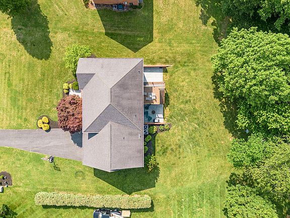 4th image of 532 Lady Slipper Ln