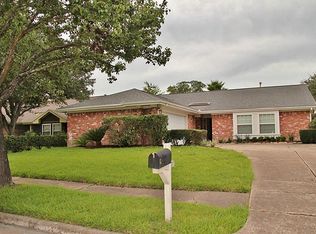 11614 Inwood Dr, Houston, TX 77077