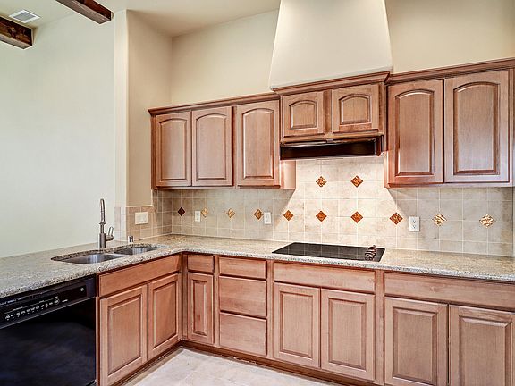 4th image of 1423 Valle Ln NW