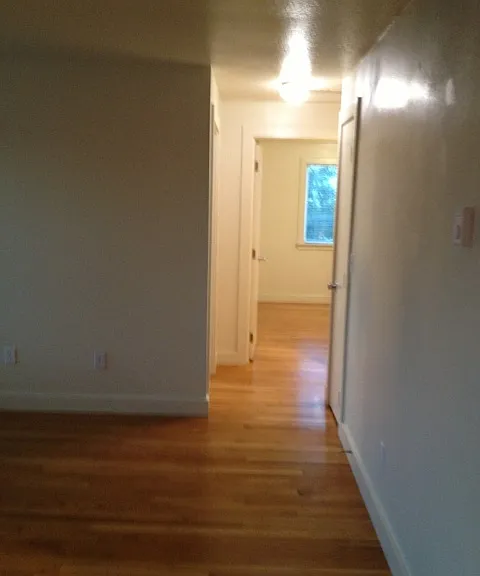 Ainsworth — Photo 24