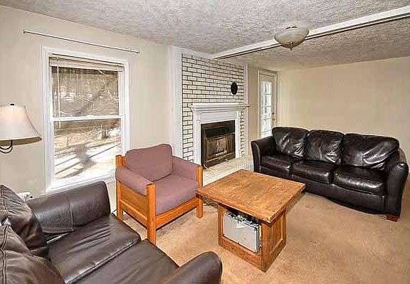 3rd image of 174 Glendale Ave