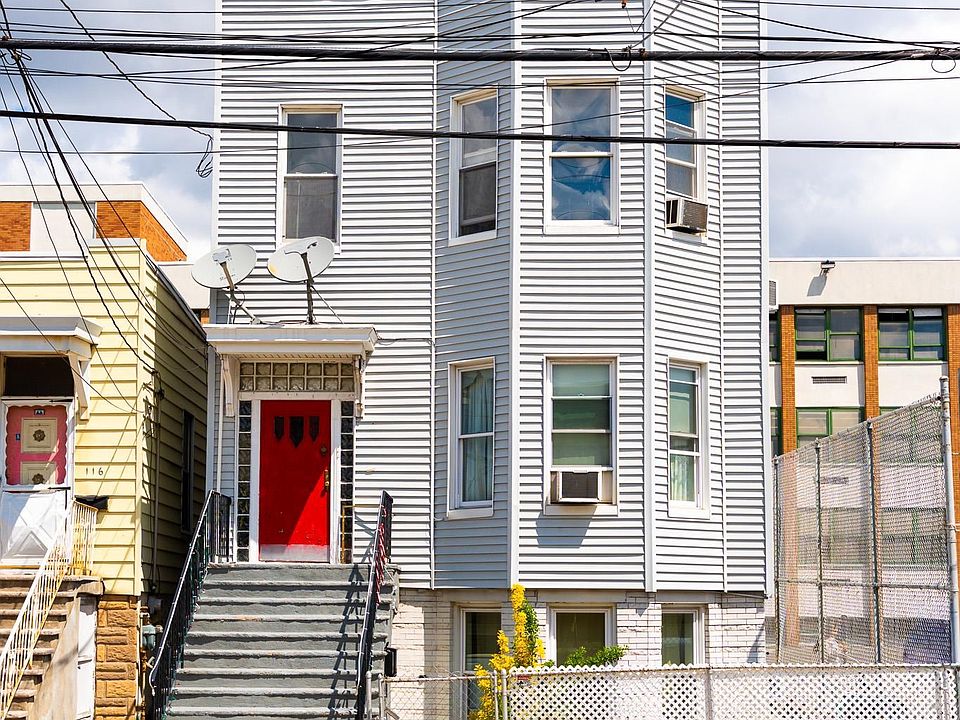 1st image of 114 Graham St