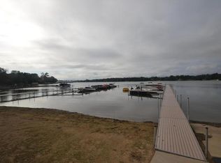 682 Shoreline Dr, Grayslake, IL 60030
