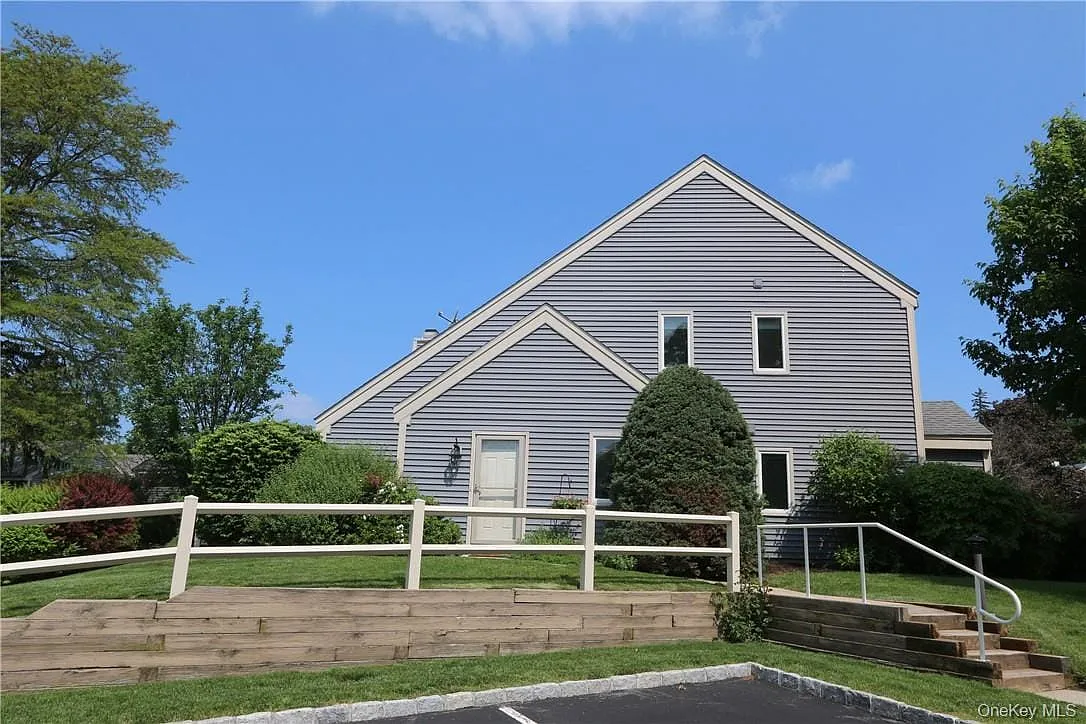 2 bed, 2.0 bath, 1650 sqft, $3,400 — Photo 3