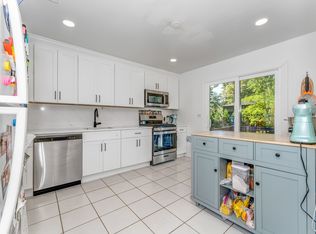 2 Lindley Ave, Tenafly, NJ 07670