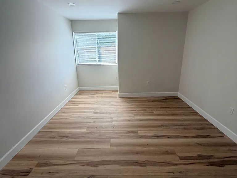 44 Warner St #B11 — Photo 8