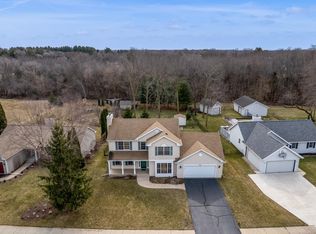 243 Teakwood Rd, Machesney Park, IL 61115