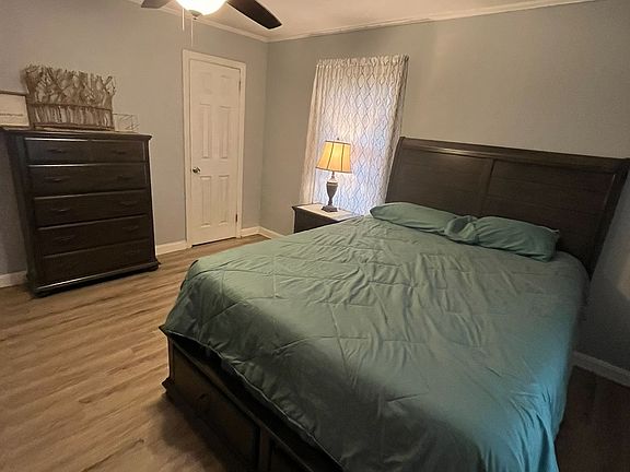 4th image of 213 Kimball Ave