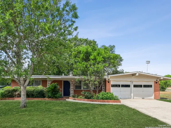 201 Trudy Ln, Universal City, TX 78148