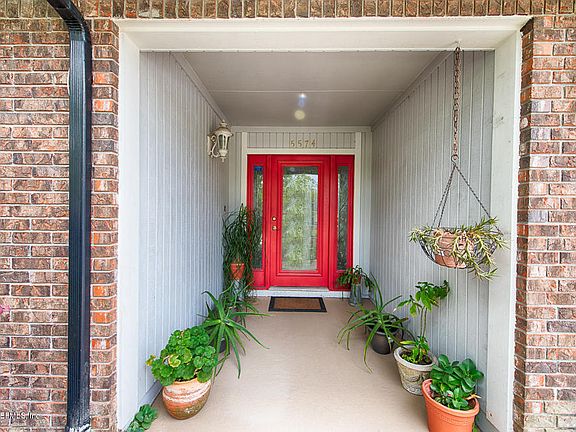 3rd image of 5574 Autumnbrook Ct