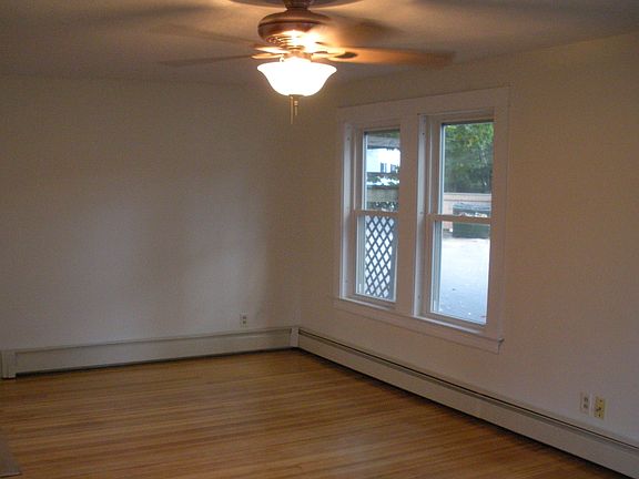4th image of 172 Saco Ave #7