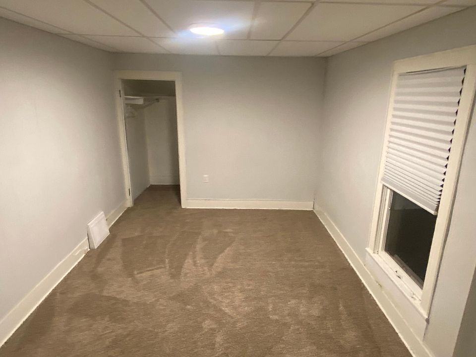 1st image of 134 N Park St NE APT 1