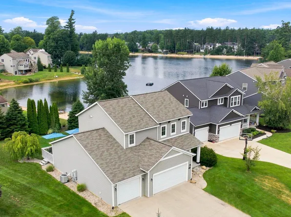 16849 Arbor Way Dr, Nunica, MI 49448