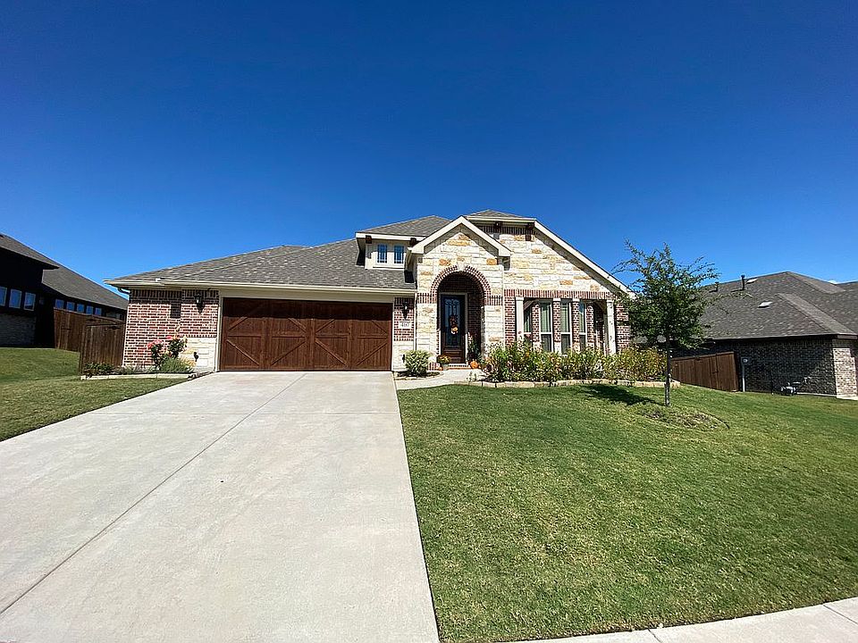 1st image of 407 Tanglewood Dr