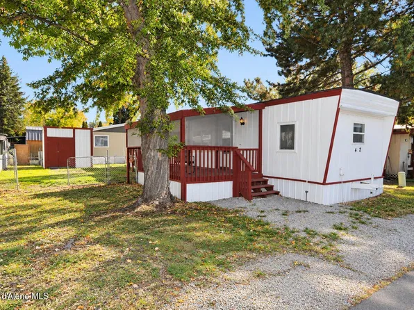 1952 E 12th Ave Trailer 42, Post Falls, ID 83854