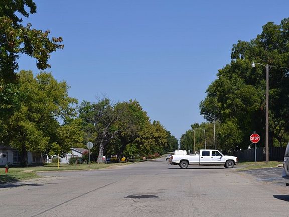 4th image of 101 S Magnolia Ave