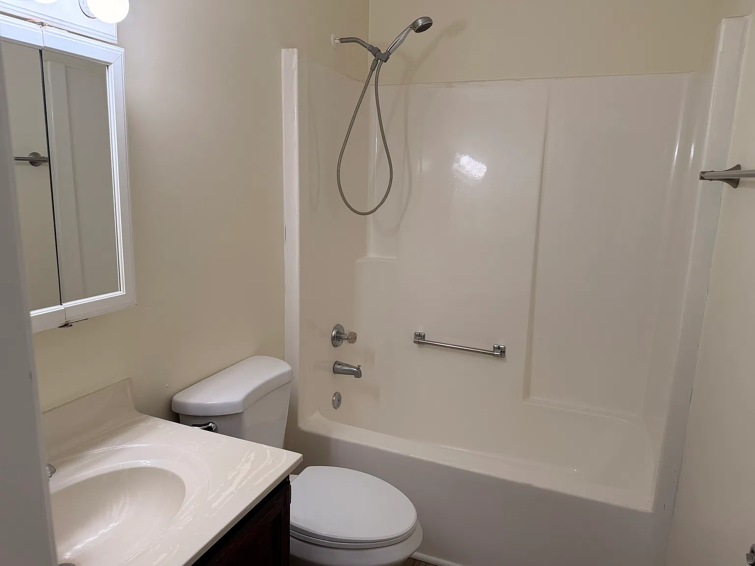 2 bed, 978 sqft, $1,750 — Photo 3