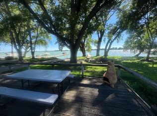 1 N Shore, Elwood, NE 68937