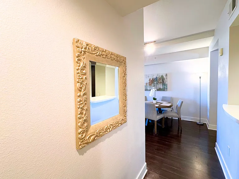 10740 Wilshire Blvd #605 — Photo 23