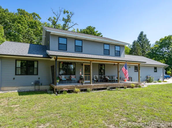 939 S Mears Ave, Whitehall, MI 49461
