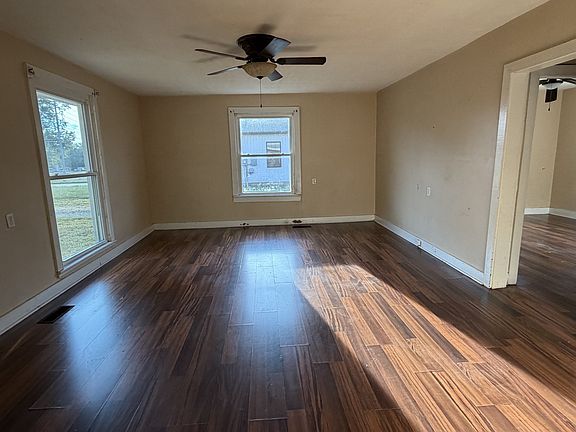 5th image of 106 Fountain Head Rd