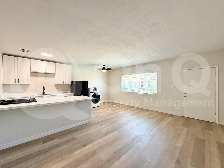 25 E Eva St #14 — Photo 5