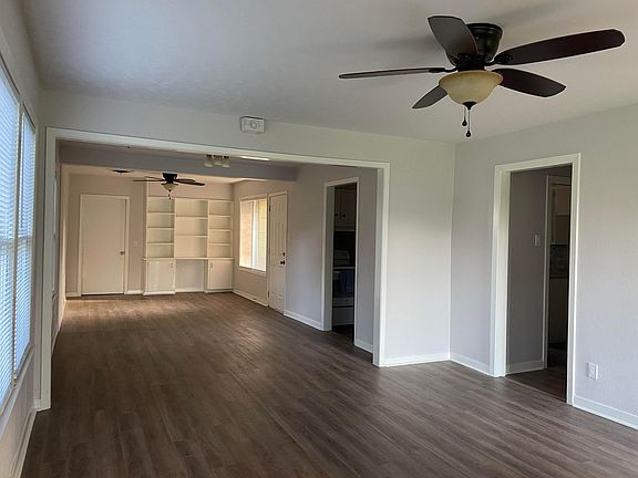 4th image of 401 W Larkspur St